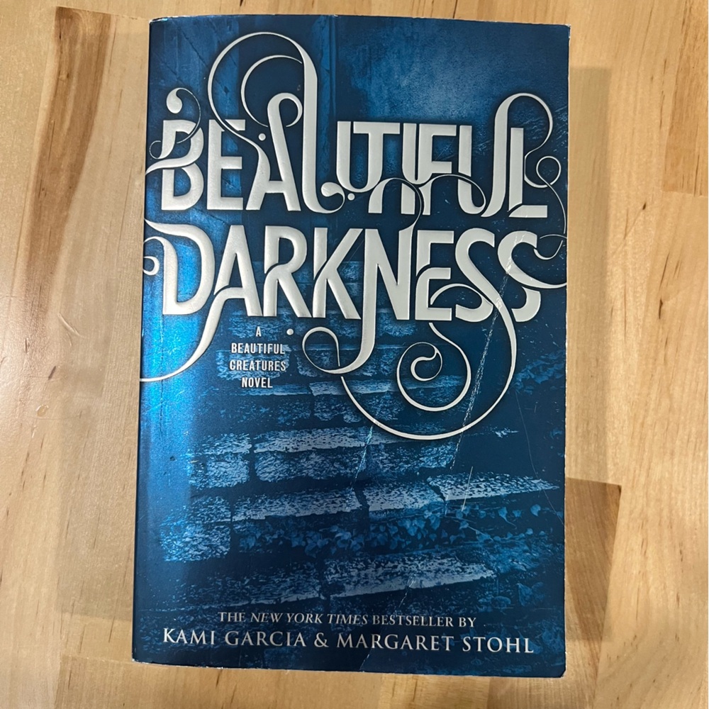 📚BUY 2 GET 1 FREE  Beautiful Darkness by‎ Kami Garcia and Margret Stohl
